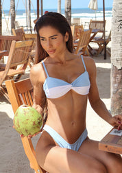 Biquíni Top Torcido Bicolor - lifestyle praia