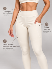 Calça Legging Essencial | Cós Alto com Bolso Lateral Off White