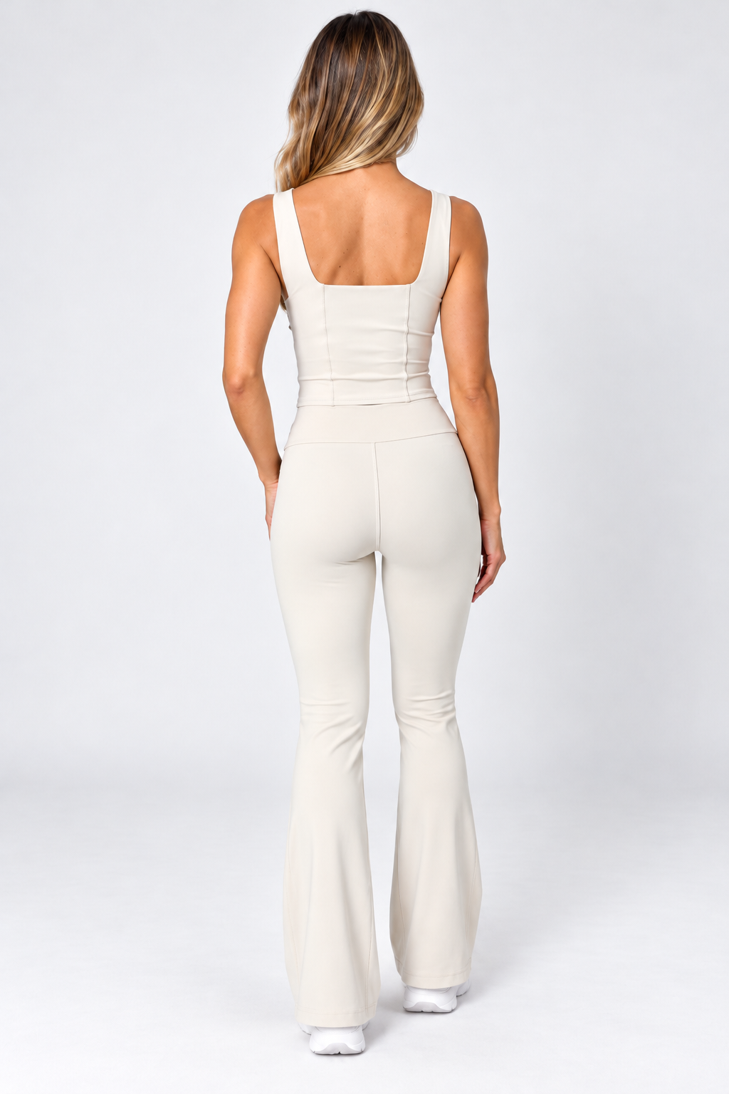 Calça Flare Cintura Alta | Cós Largo Duplo que Modela