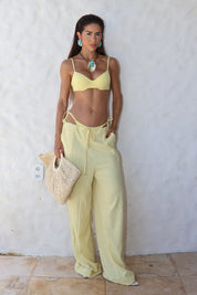Calça Pantalona Amarela em Tecido Plano