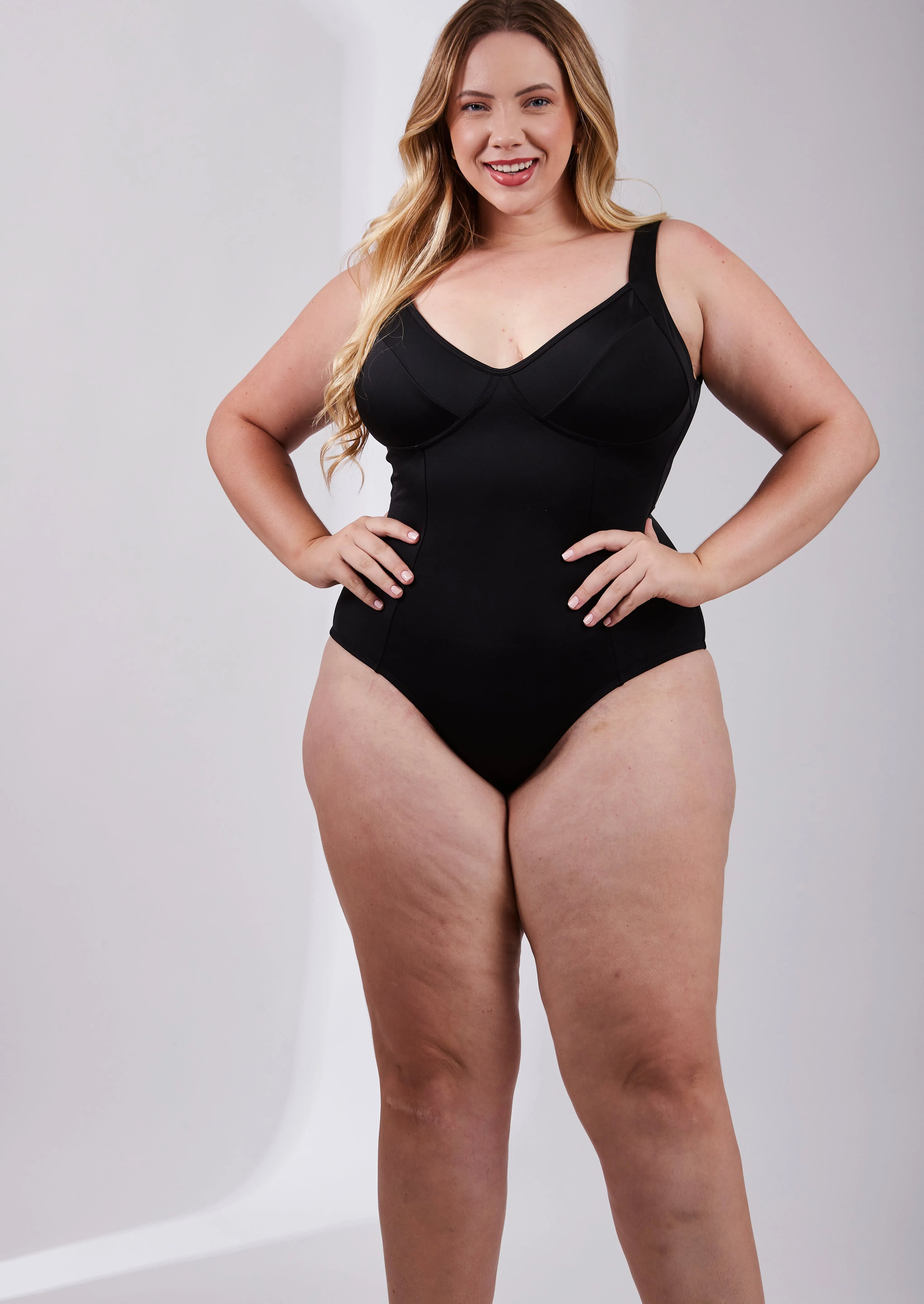 Maiô Modelador Plus Lorrine Preto