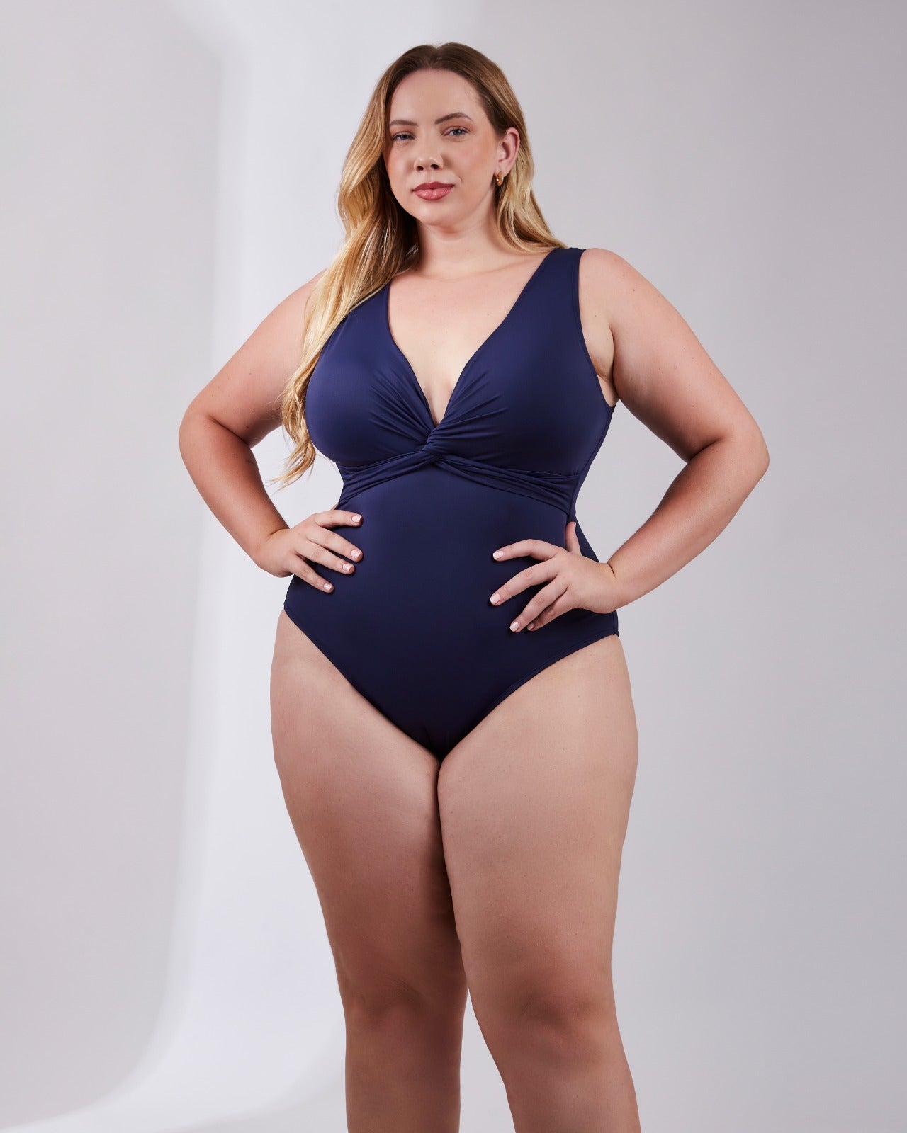 Maio_Plus_Decote_em_V.jpg