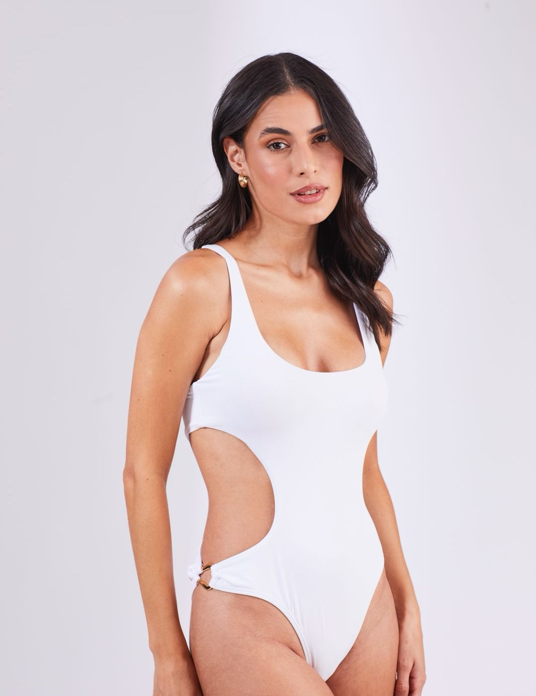 Maio_Yasmin_Branco.jpg