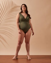 Maio Decote Drape Curve