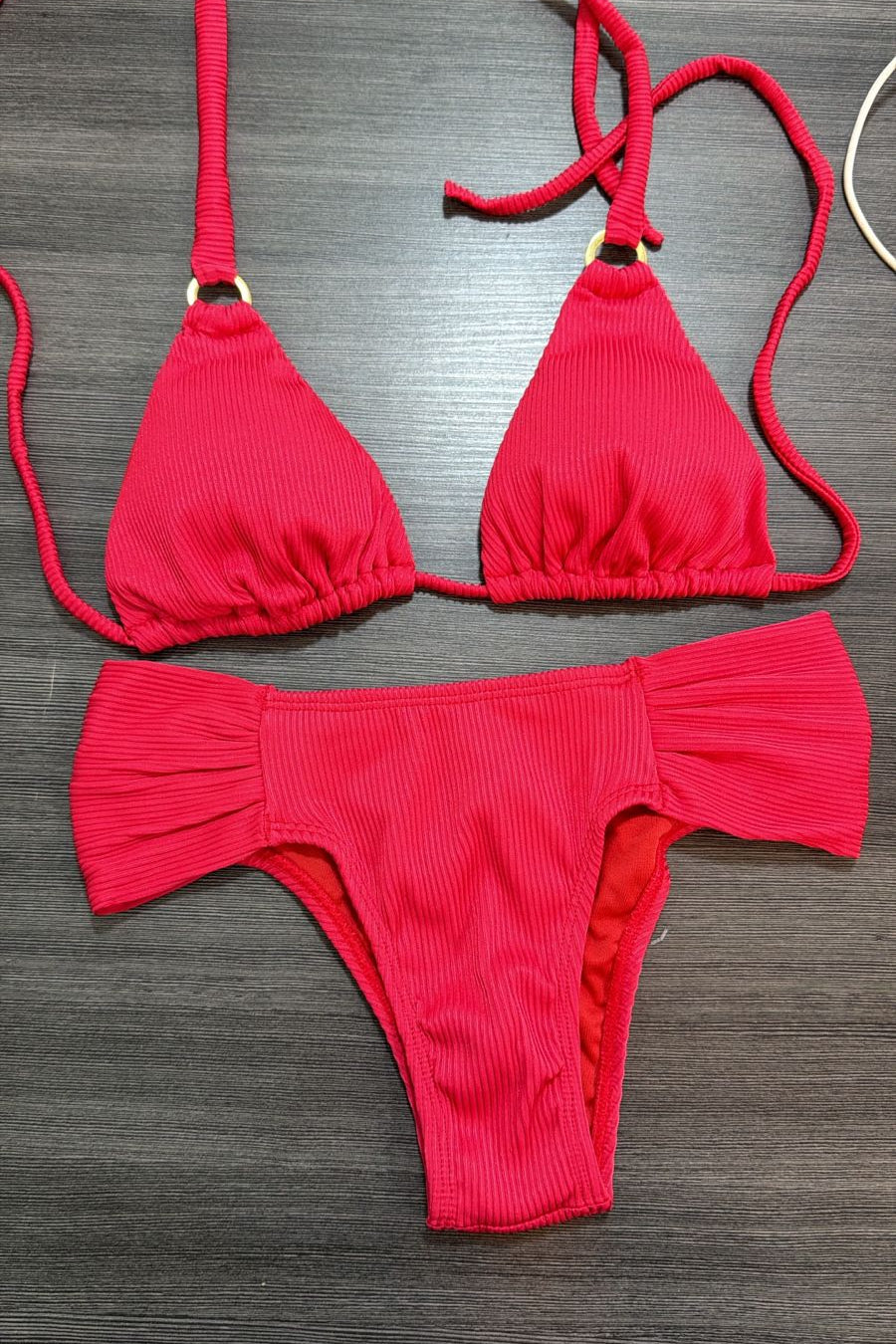 Biquíni Triângulo Texturizado Com Argola