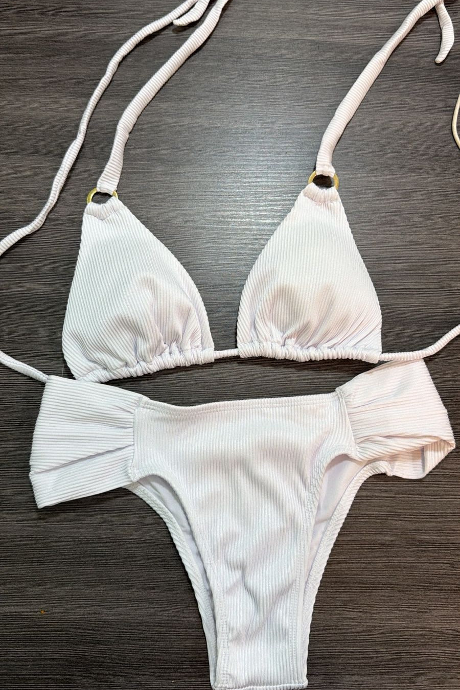 Biquíni Triângulo Texturizado Com Argola